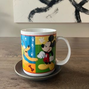 Enesco Canada Disney Mickey Minnie Goofy Pluto Christmas Coffee Mug 12 OZ